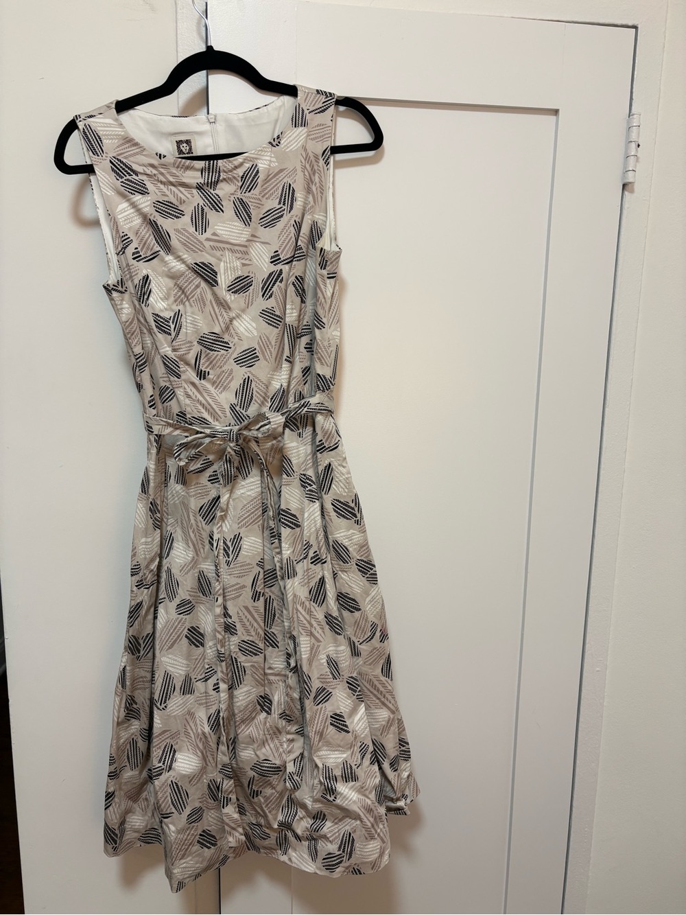 Anne Klein Beige and Black Leaf-Print Tie-Waist Midi Dress